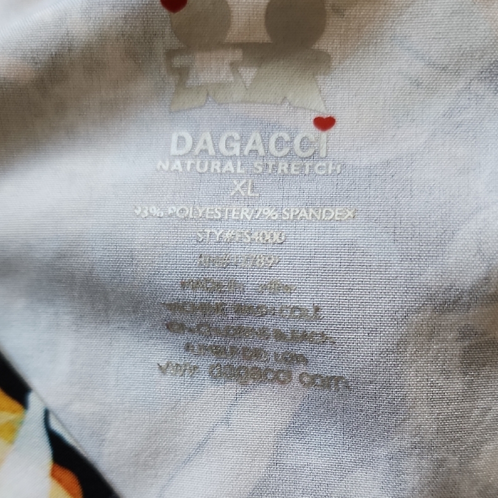 Dagacci Top Scrubs - Picture 2 of 2
